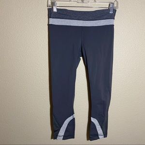 Lululemon Athletica mid calf Capri leggings